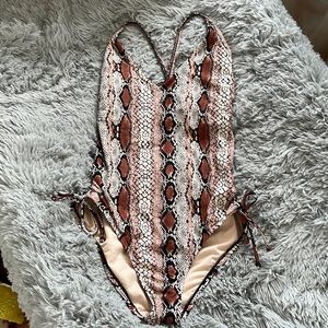 NWOT Kona Sol snakeskin print one piece swimsuit